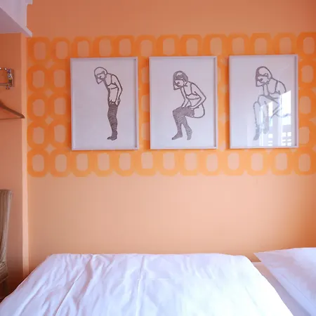 Arte Luise - Self-Check In-2